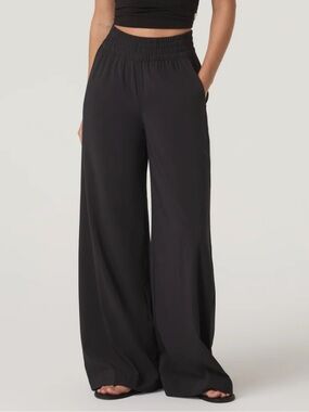 Vuori Women’s Villa Wideleg pant - xxs regular length - black